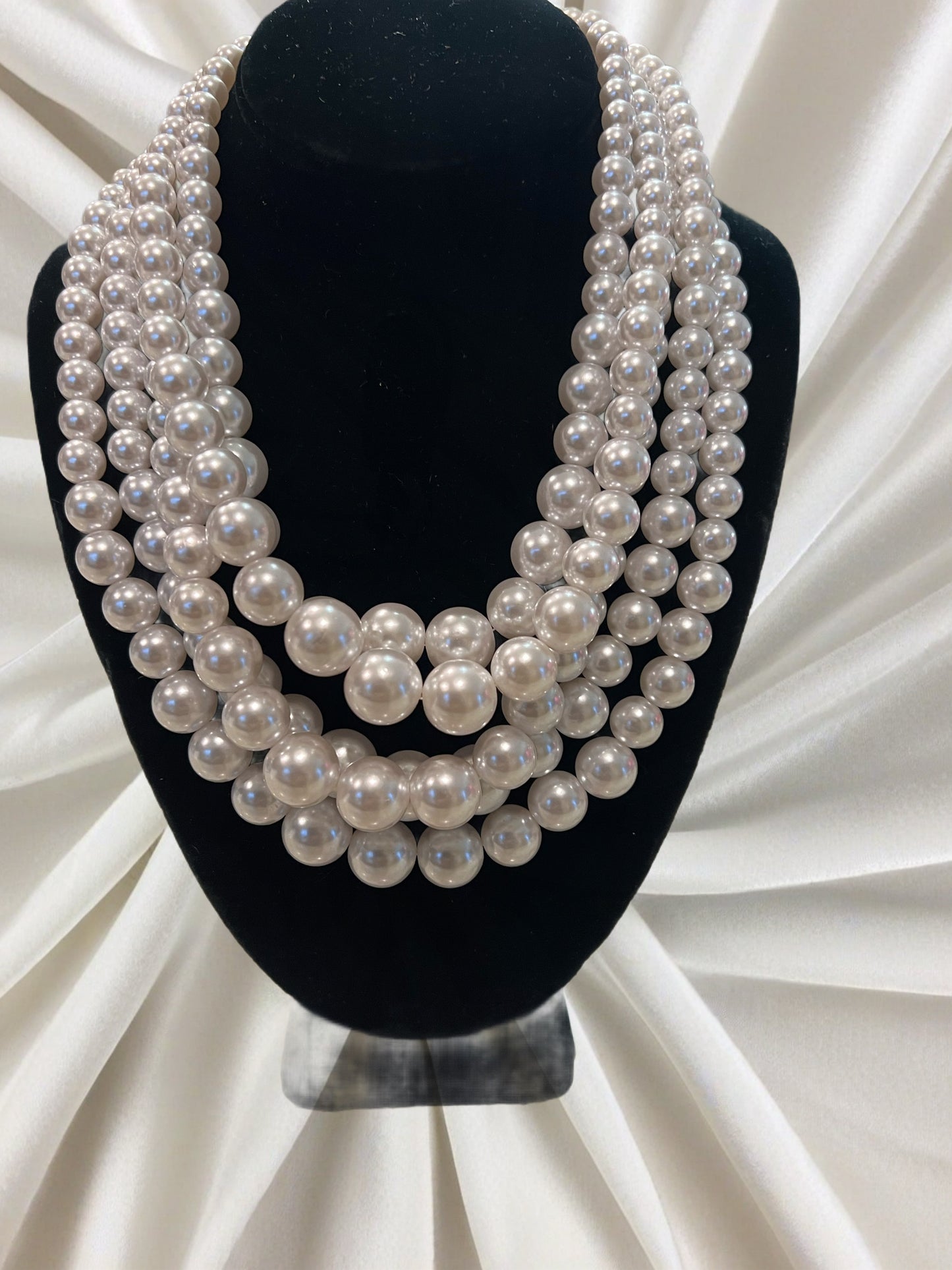 Multi-Layer Pearl Neclace